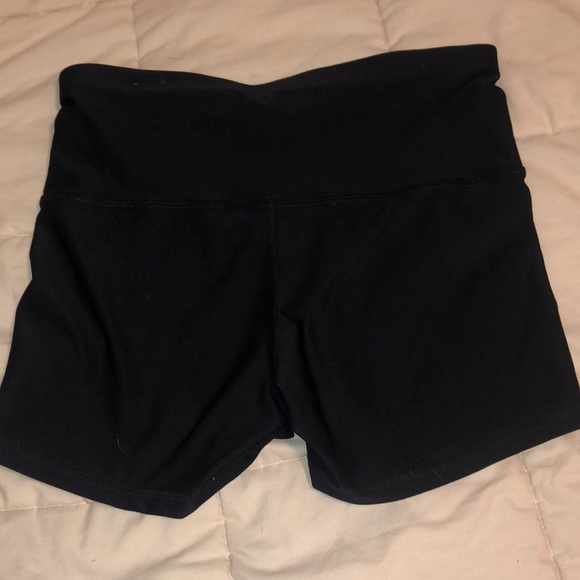 XERSION fitted Black M Shorts HR with adjuster - Picture 2 of 5